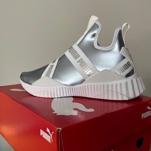 PUMA Defy Mid Metallic